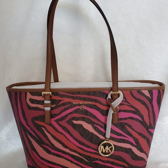 Michael Kors purse - Picture 1 of 9